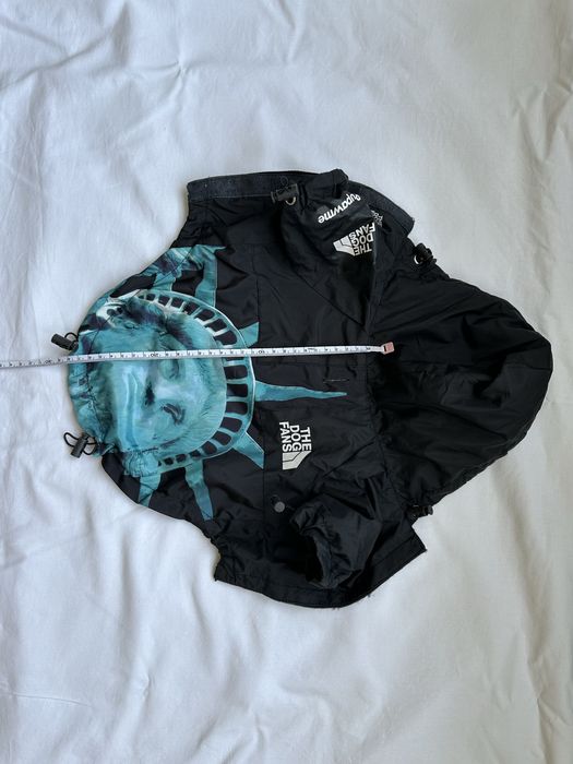 Продам одежду для мелких пород собак- чихуахуа( куртка, и две кофты)