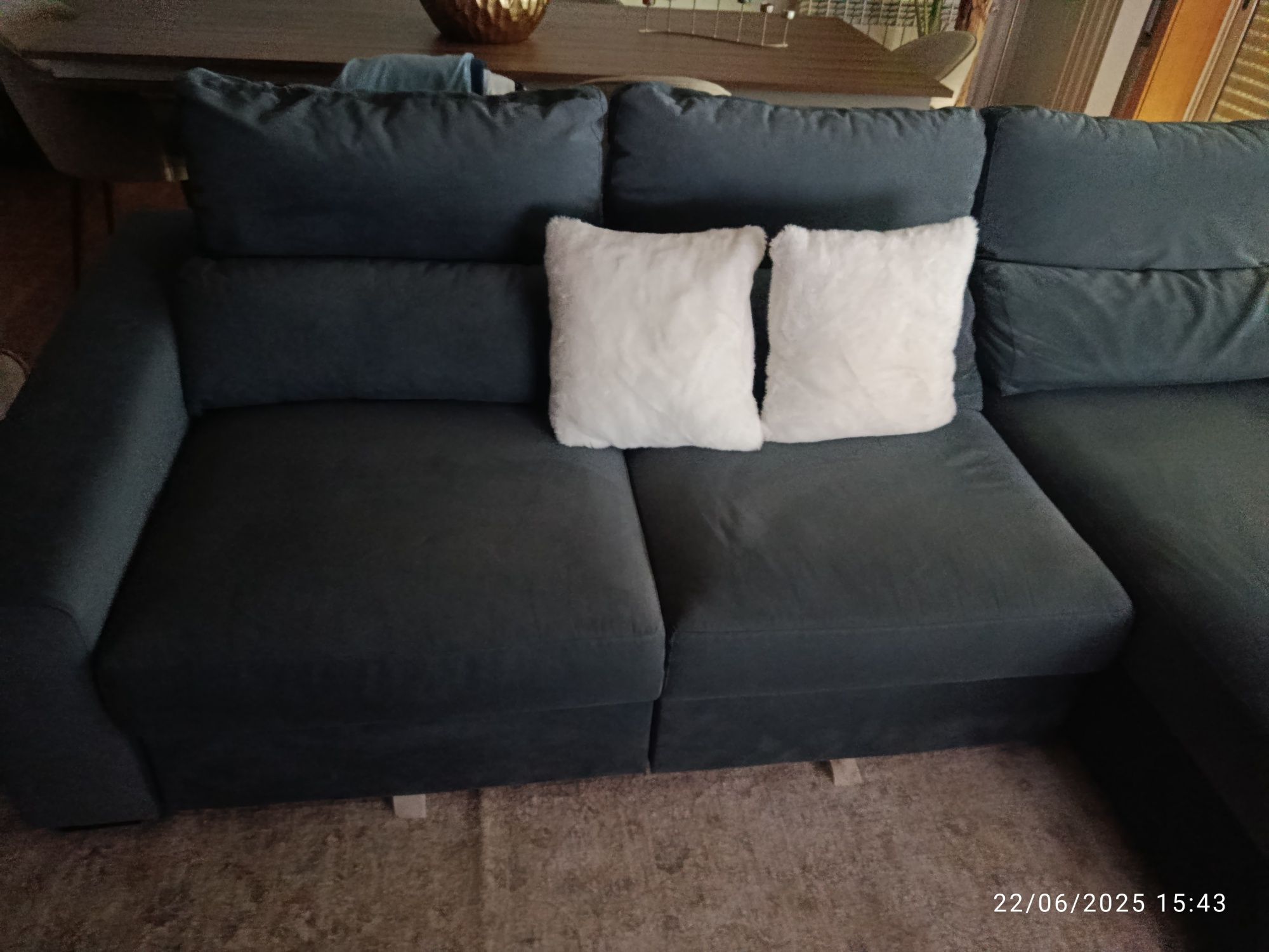 Vendo mesa de jantar mais sofa