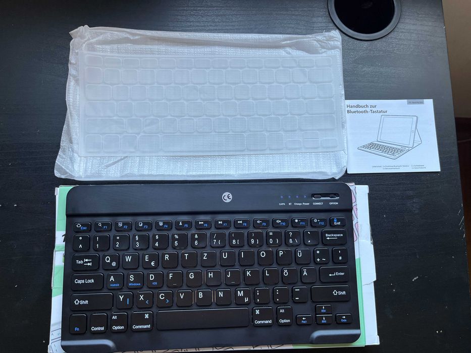 Teclado Bluetooth Alemão Portátil - NOVO