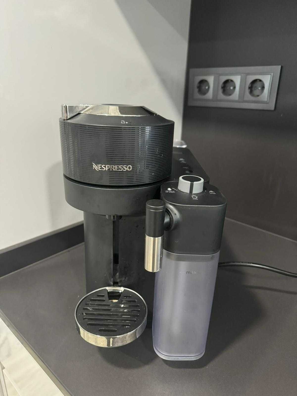 Vertuo Lattissima Matte Black & Glossy DeLonghi