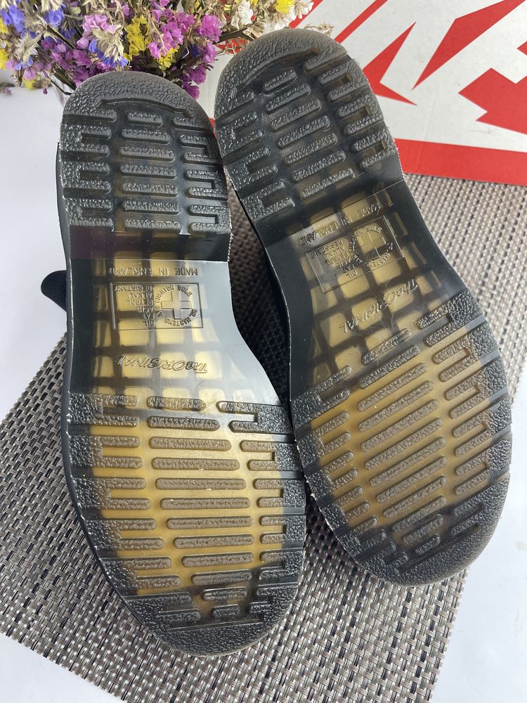 Оригінальні нові черевики dr. martens
