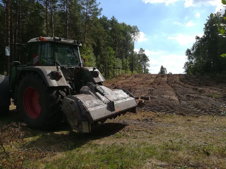 rekultywacja terenu/mulczowanie/mulczer/frez wgłębny wycinka drzew