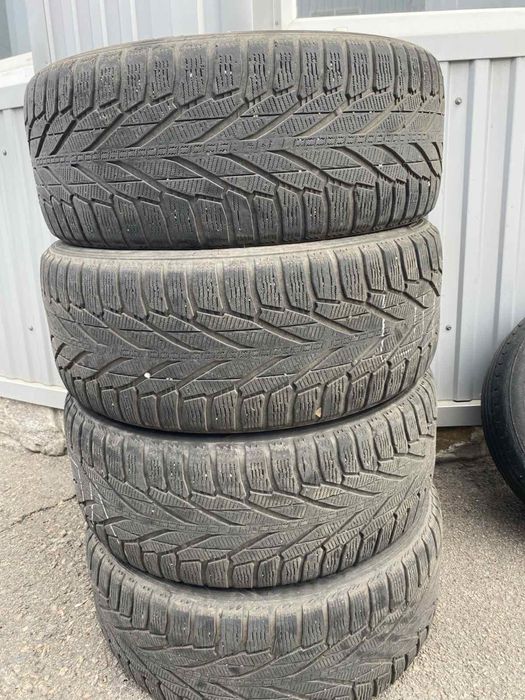 Зимова гума , зимняя резина Nokian 255/55/18