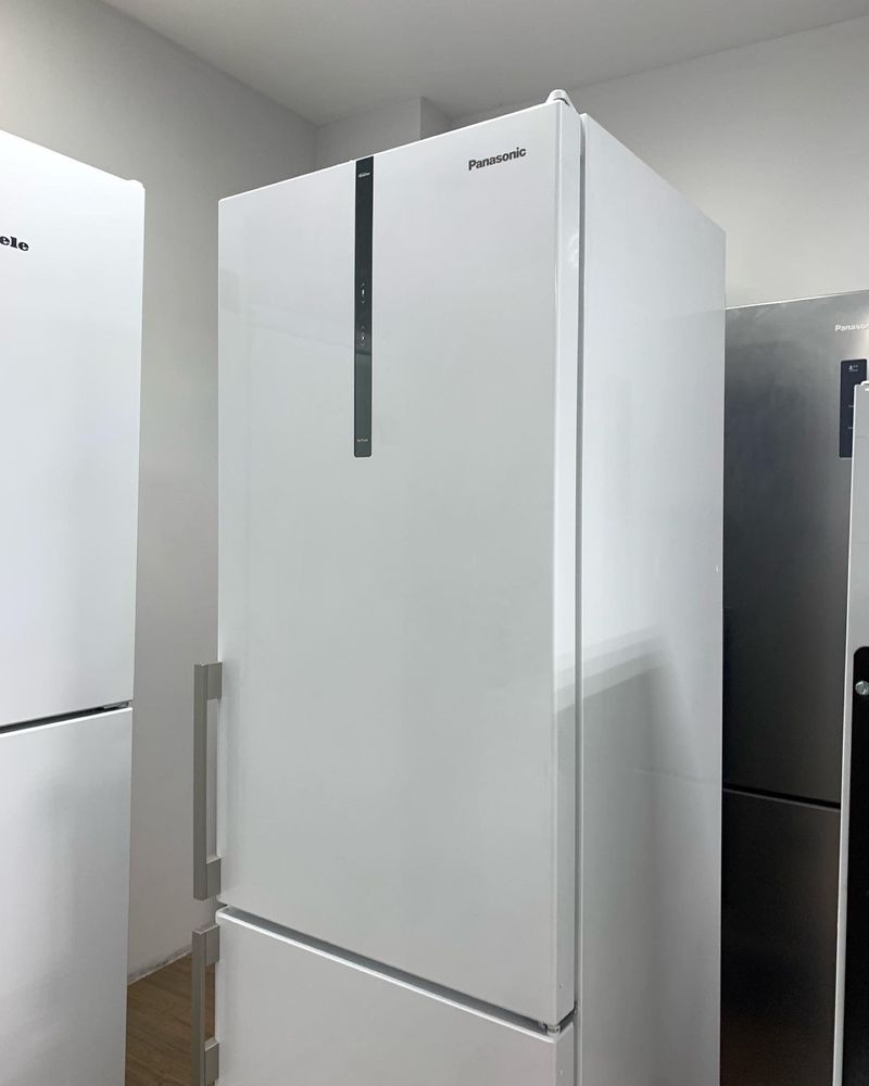 Холодильник Panasonic NoFrost/ інверторний двигун/ по фасаду ідеальний