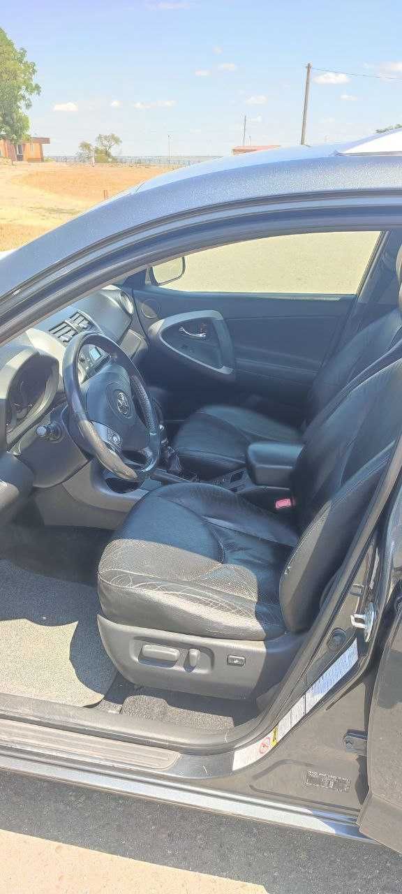 Продам Toyota RAV4