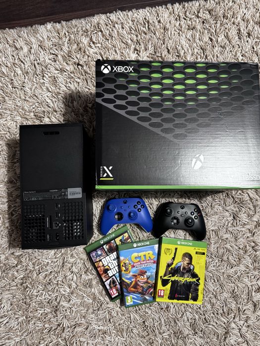 Xbox Series X konsola, 1 TB wraz z napędem, w zestawie 3 gry + 2 pady