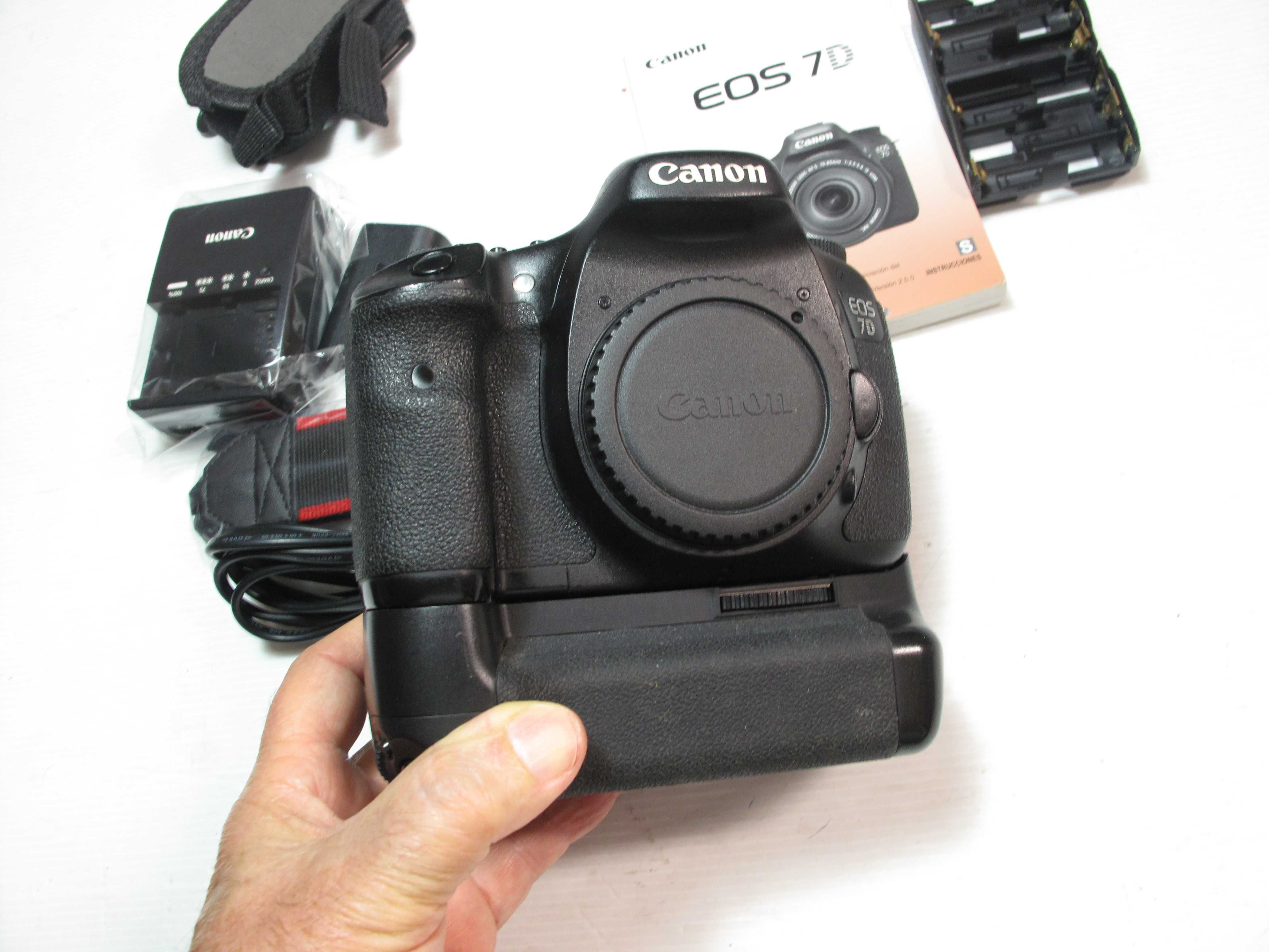 Canon 7D + Punho com ou sem lente só 39 mil disparos