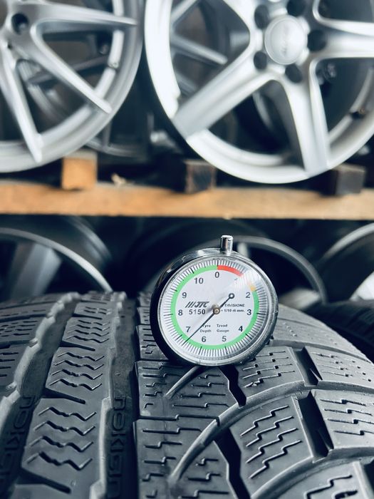 Шини Резина Зимові 23Рік 235 40 19 Nokian WR A4  2шт