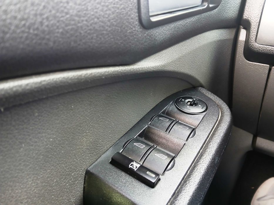 Ford C-Max 2.0 TDCi  (136cv)