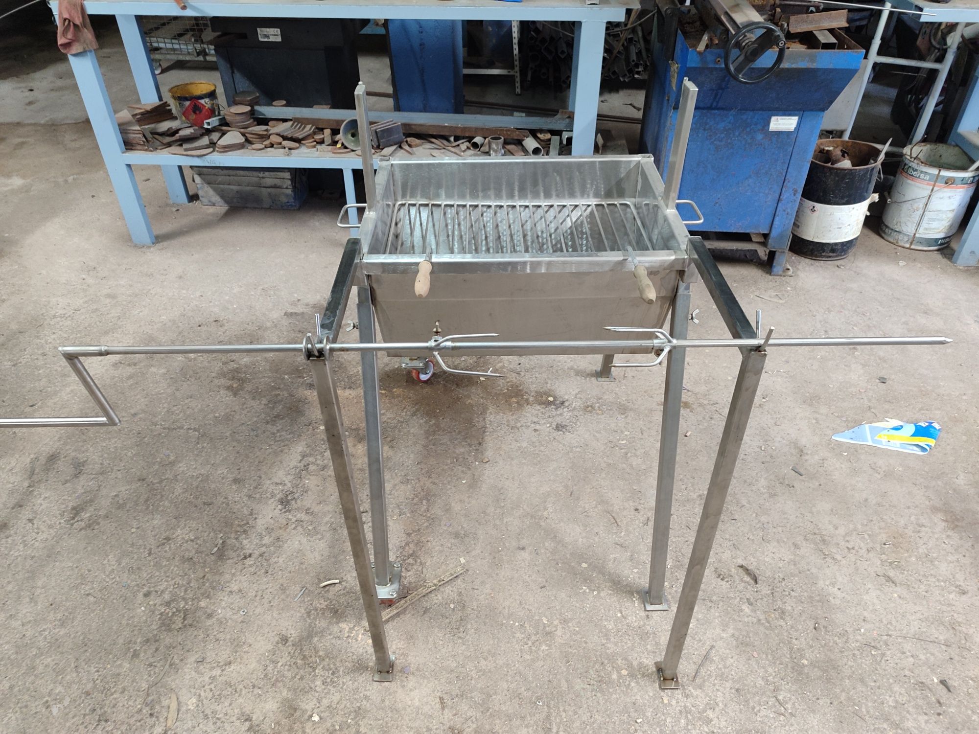 Churrasqueira inox para pernil