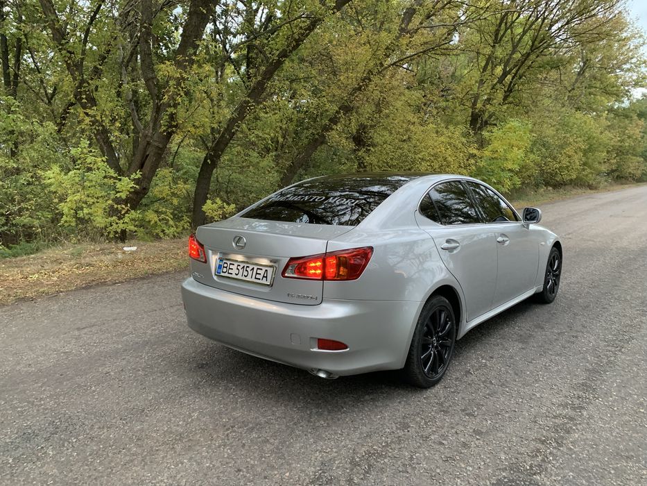 Продам Lexus IS