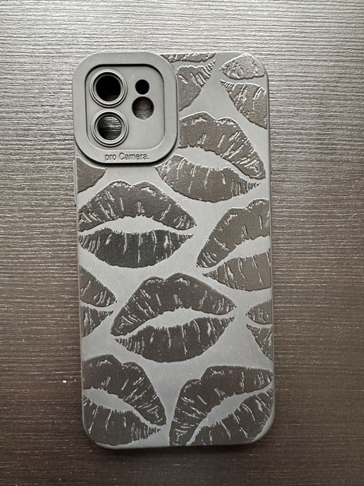 Чохли на айфон 12 по 100 грн