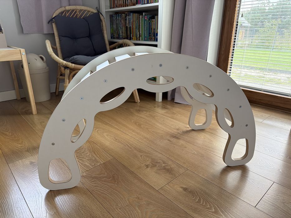 Bujak montessori ze zjeżdzalnią i ścianką wspinaczkową dla dzieci