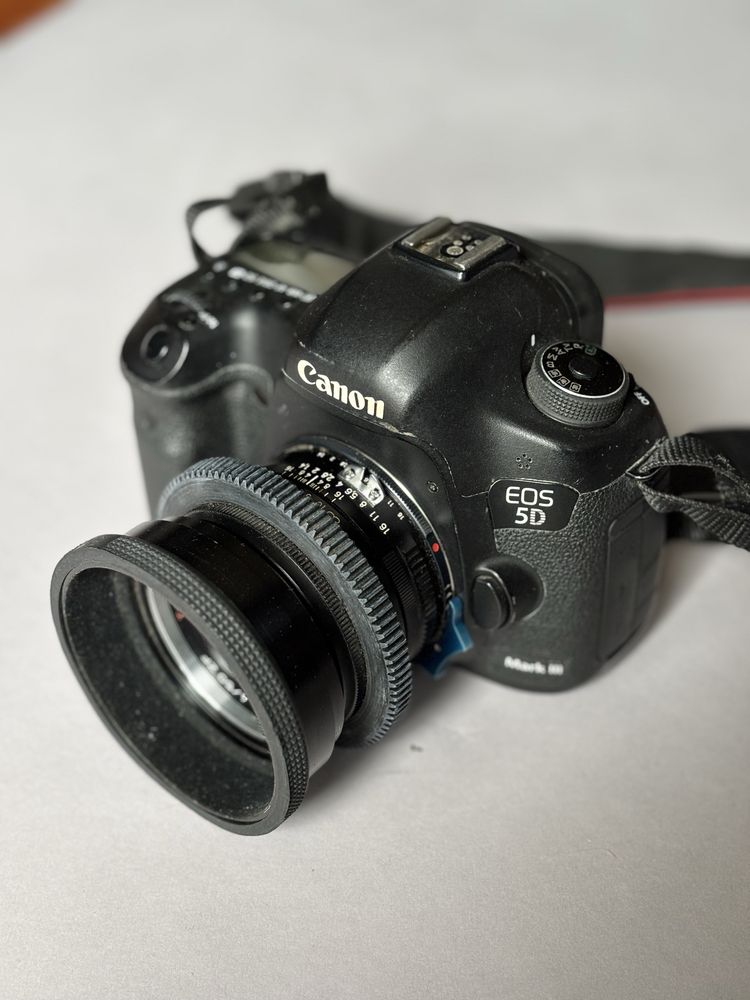 Kit Canon Eos 5DMKIII + Carl Zeiss Planar 1,4/50 ZF T* + Viewfinder