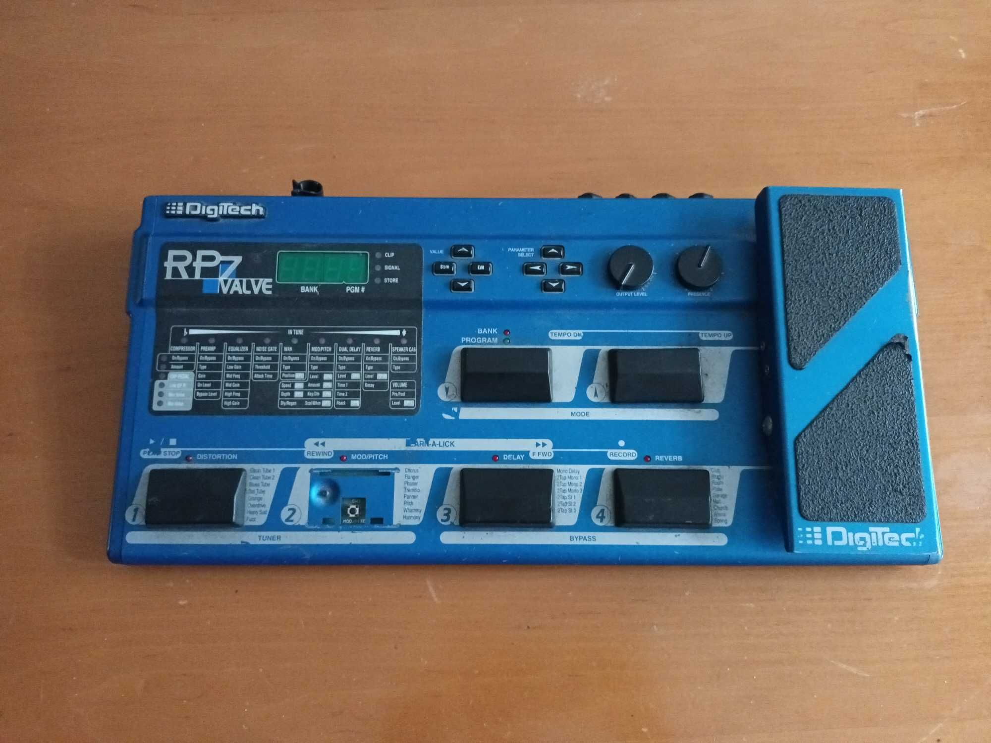 Digitech RP7 Valve multiefekt gitarowy