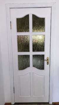 Двери межкомнатные деревянные со стеклом б/у