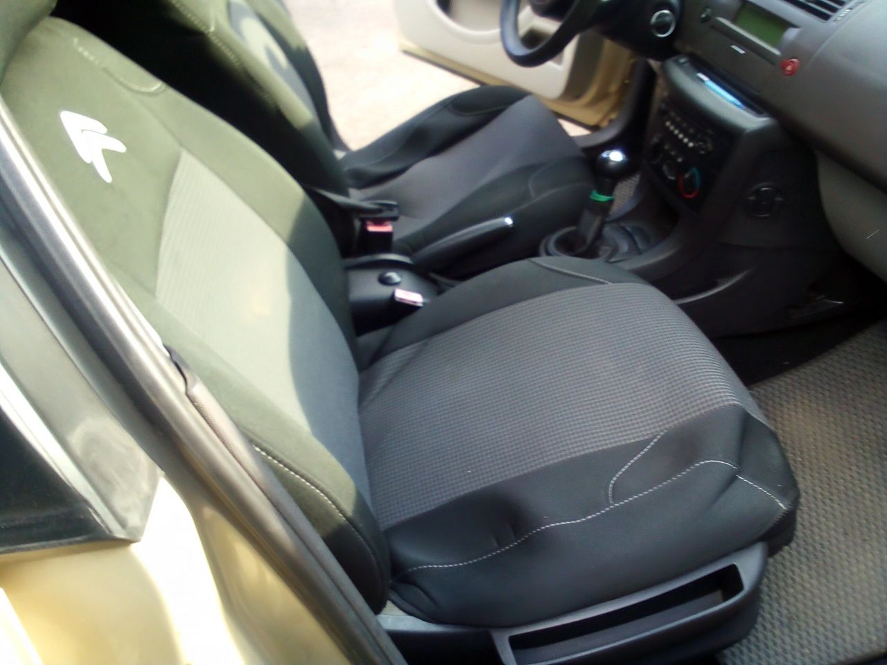 Продам автомобіль Сітроен с4