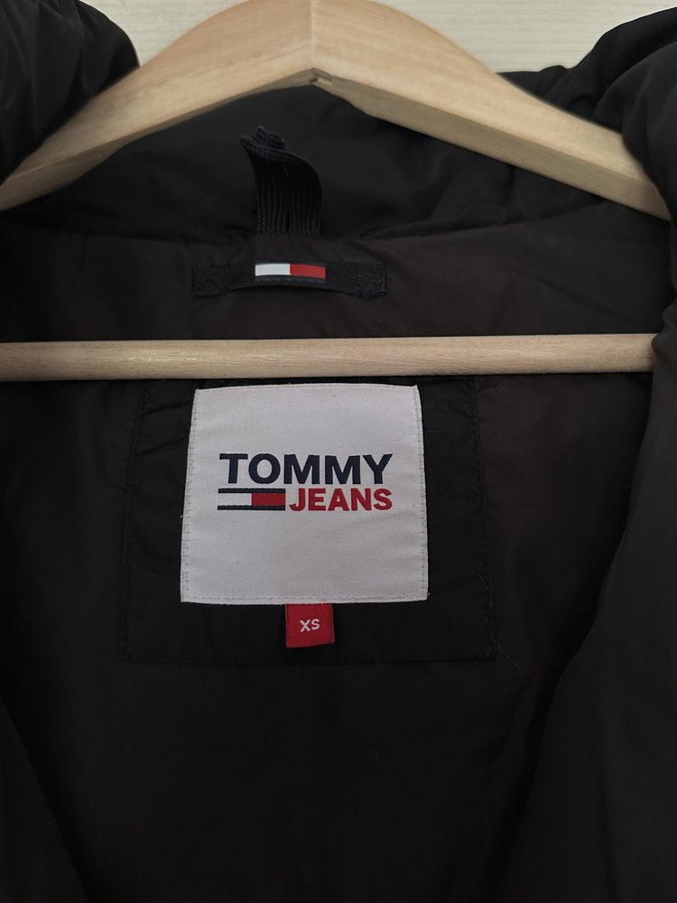 Жіночий пуховик Tommy Jeans