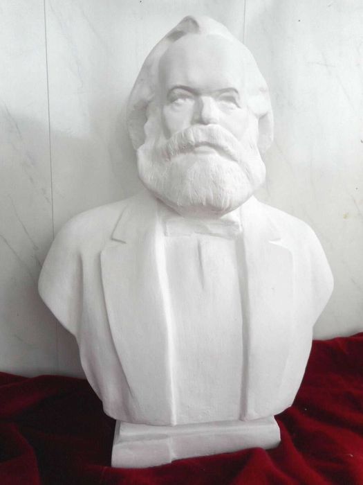 Бюст Карла Маркса