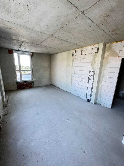 Продаж 2 кім. квартири з терасою в новобудові вул. Очеретяна