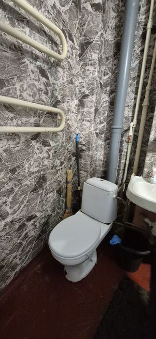 Здам подобово дешево квартиру на Засумській в центрі міста.
Є все необ