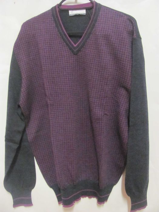 Magníficos e apelativos sweaters vintage, novos, com etiquetas.