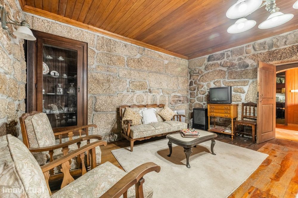 Quinta com 74.400 m2 em Penalonga, Ribeira de Pena - Vila Real