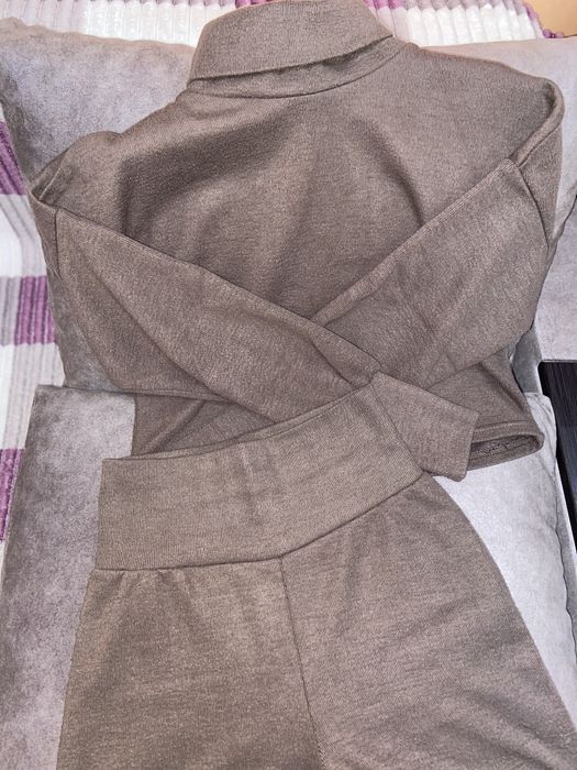 теплий костюм в шоколадному кольорі