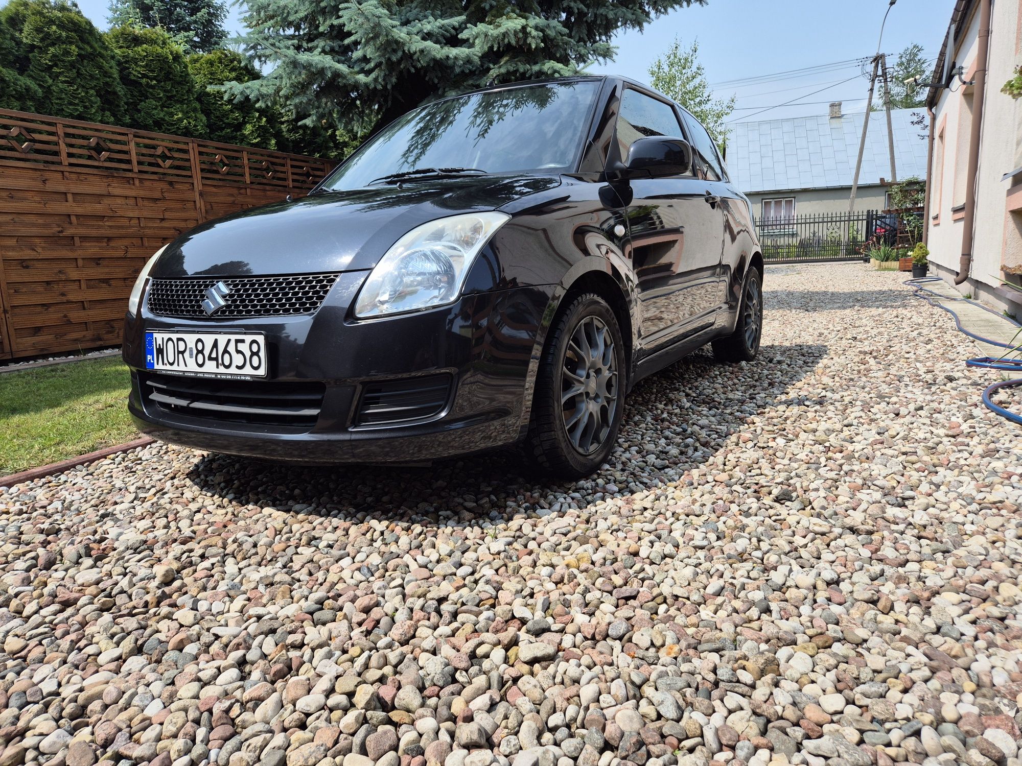 Suzuki Swift 1.3 benzyna alufelgi klima hak