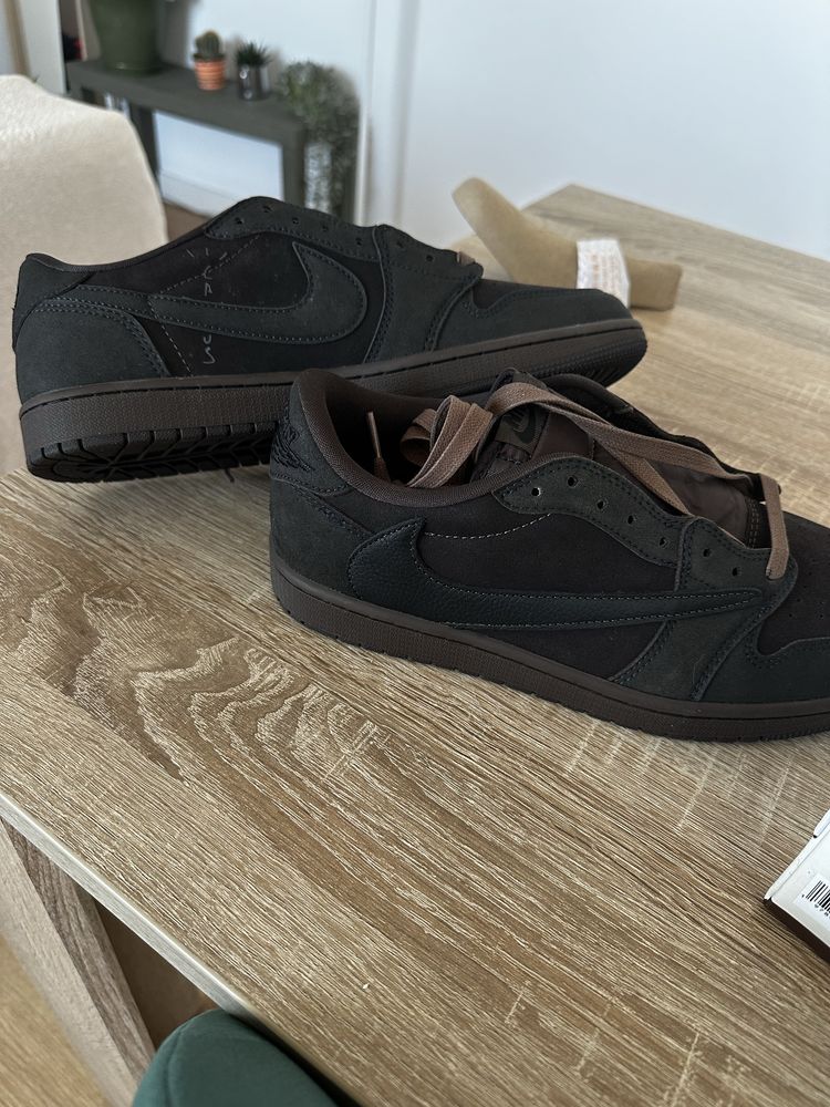 Nike air jordan low travis scott velvet brown and dark mocha