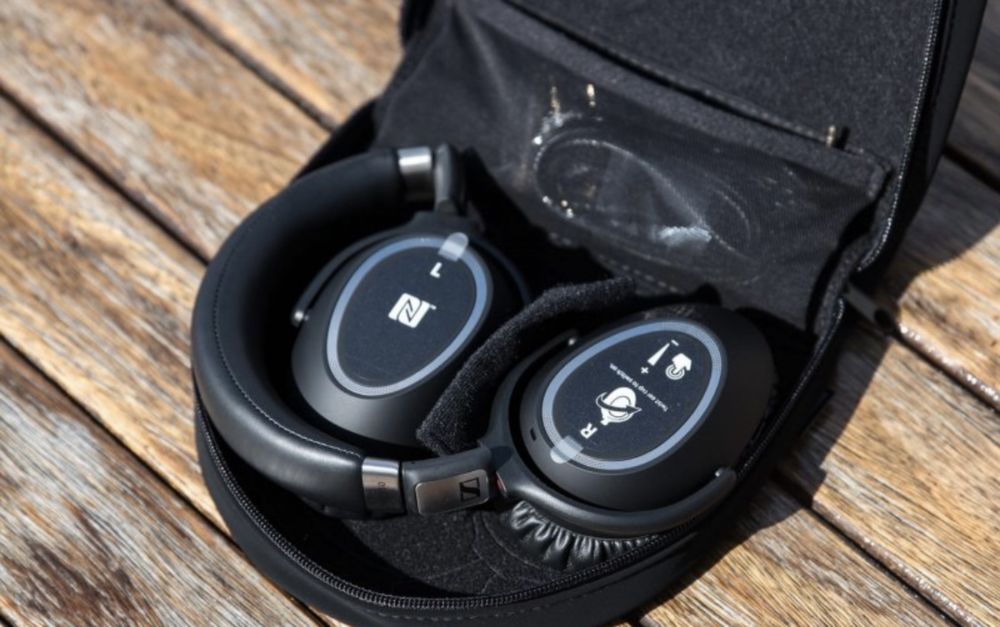 Headphones Bluetooth c/ cancelamento de ruído Sennheiser PXC 550