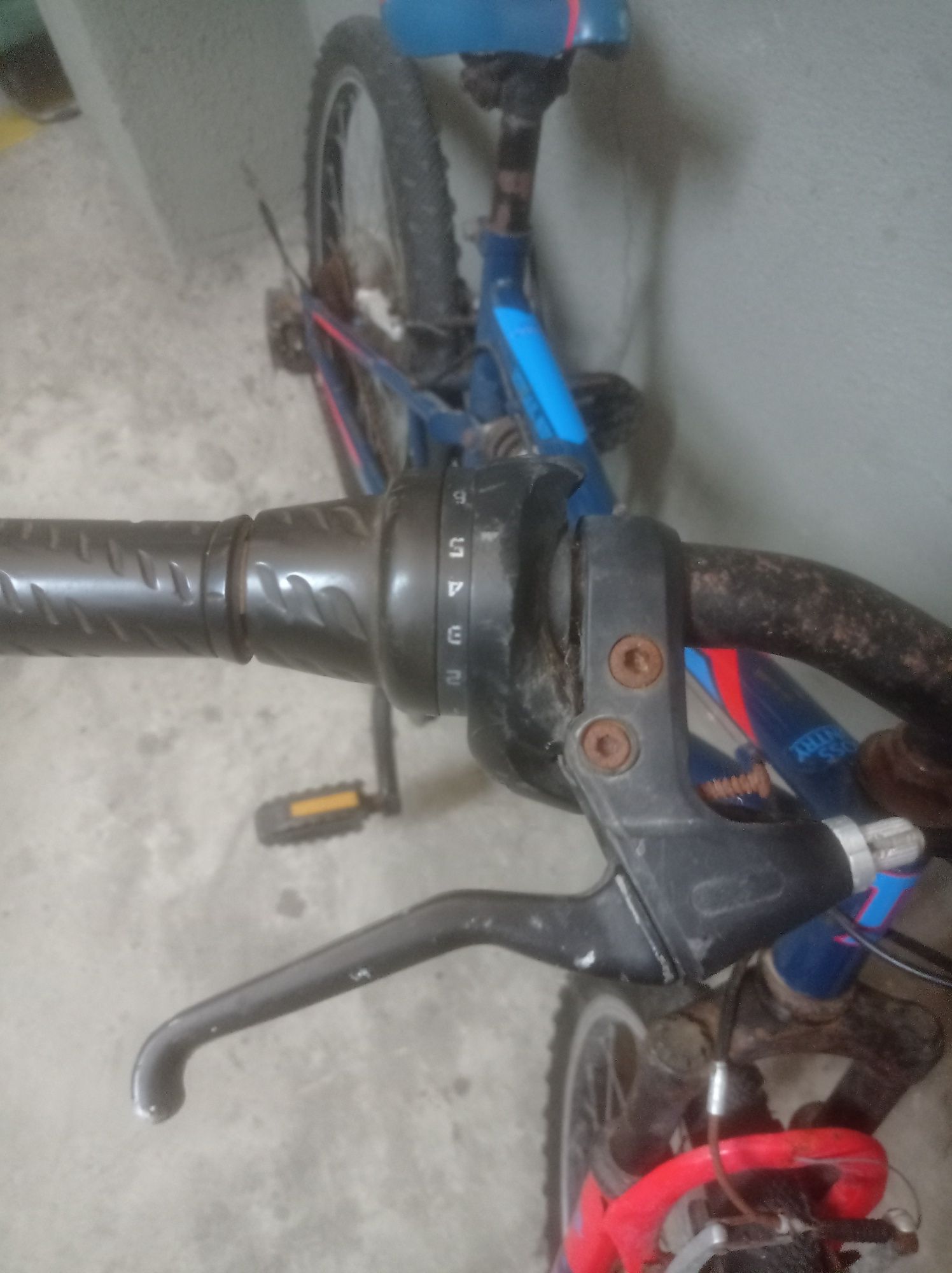 2 Bicicletas de criança.