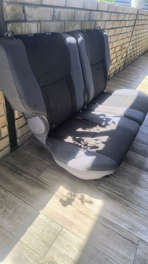 Сиденья Toyota rav 4 2002