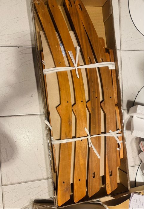 Vendo conjunto de três cadeiras de jantar dobráveis, novas