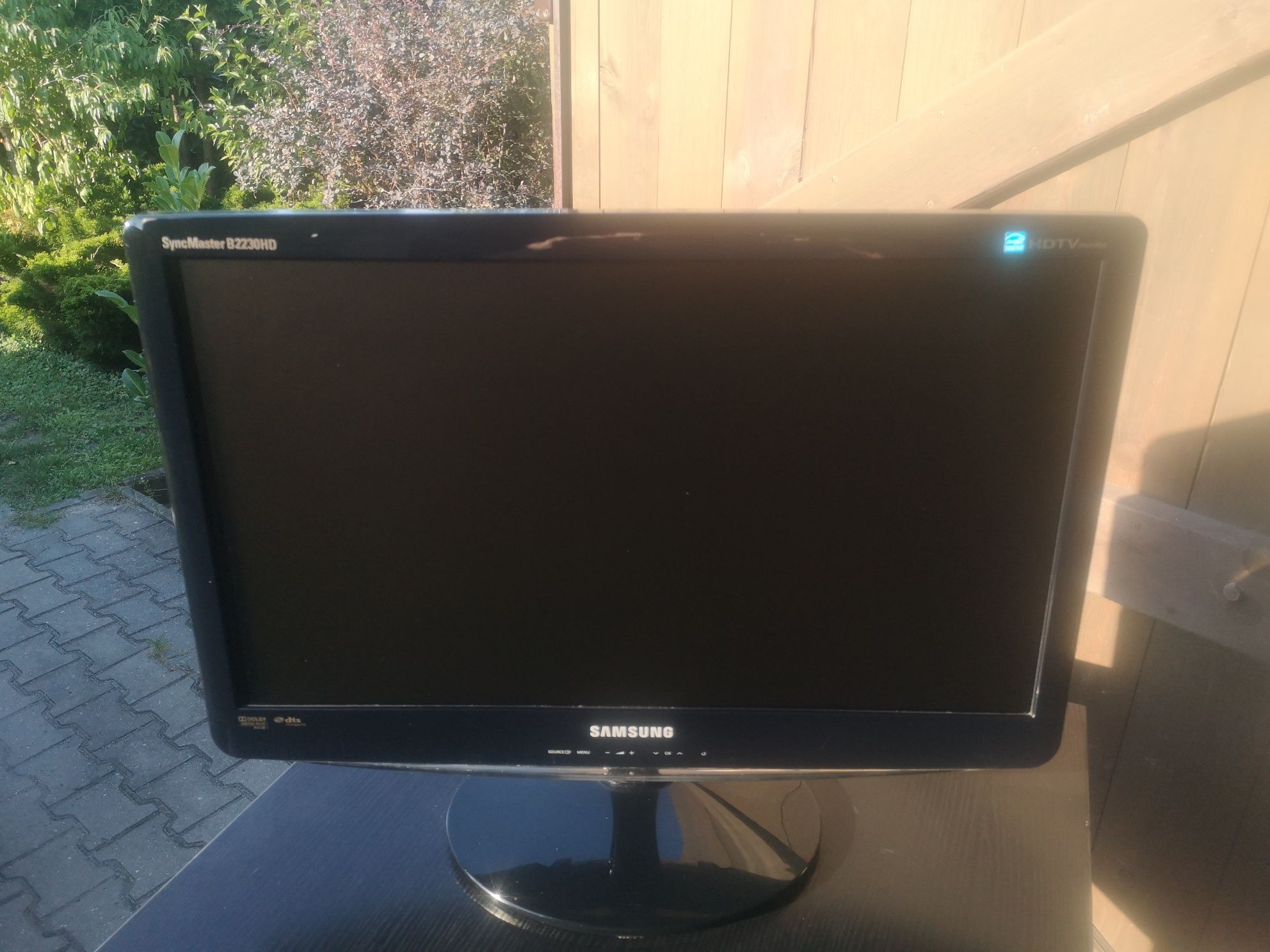 Samsung - B2230HD - Monitor z TV.- Full HD - pilot