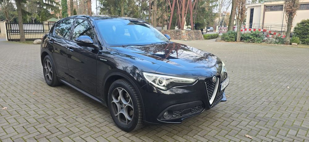 Alfa Romeo Stelvio Skóra nawigacja tempomat światła LED Asystent pasa ruchu