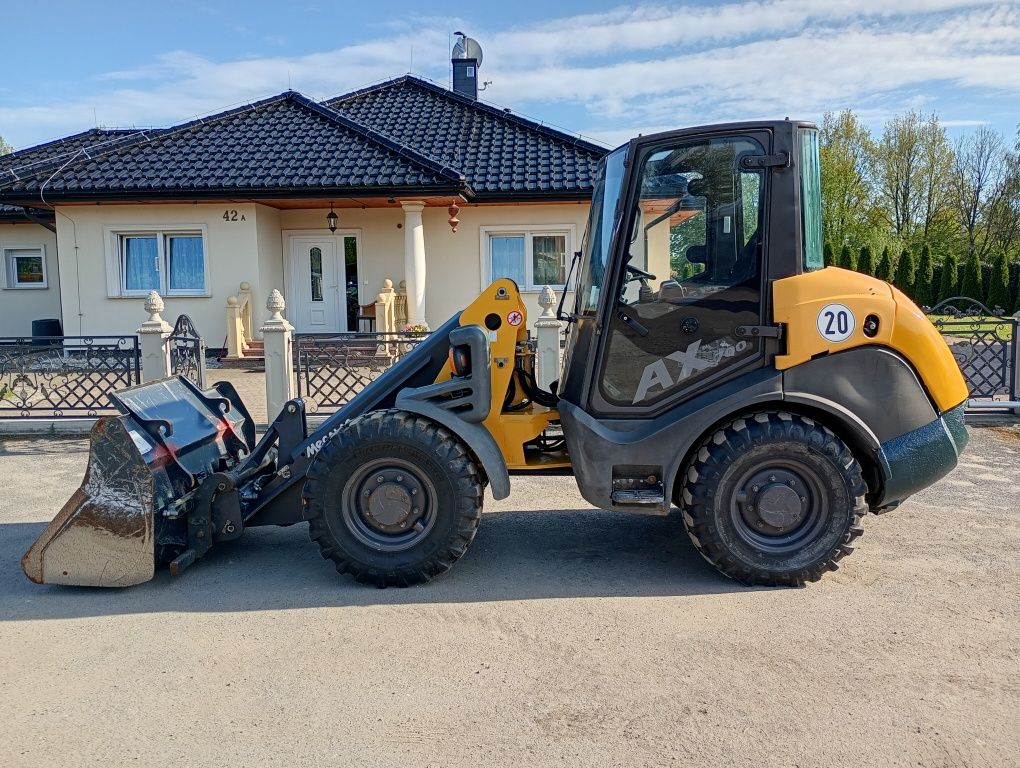 Ładowarka MECALAC AX 700