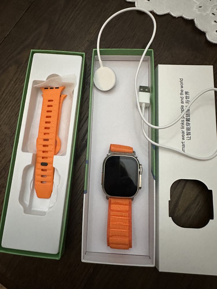 Smartwatch com braceles laranja