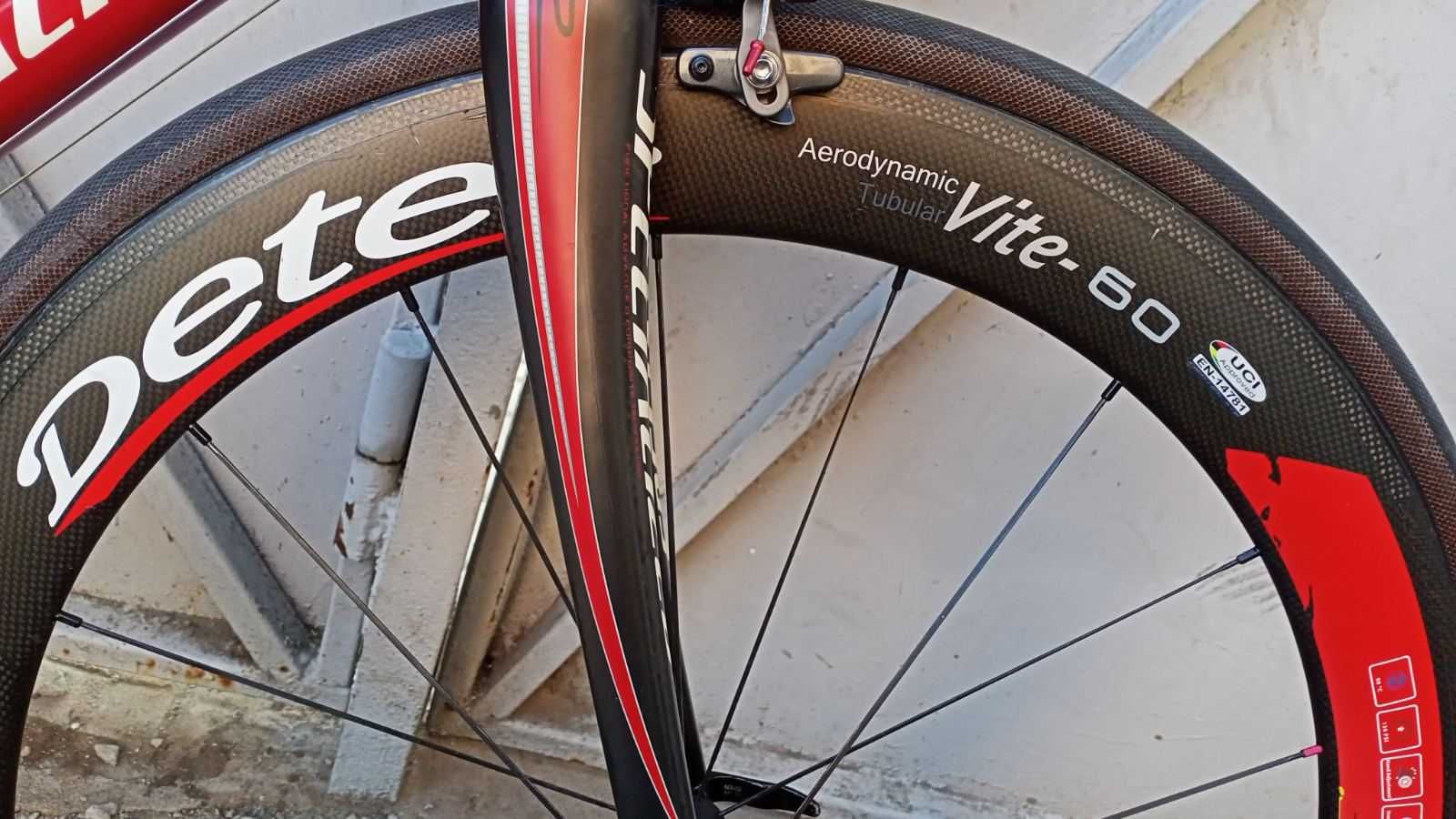 Шоссейный велосипед Specialized Tarmac