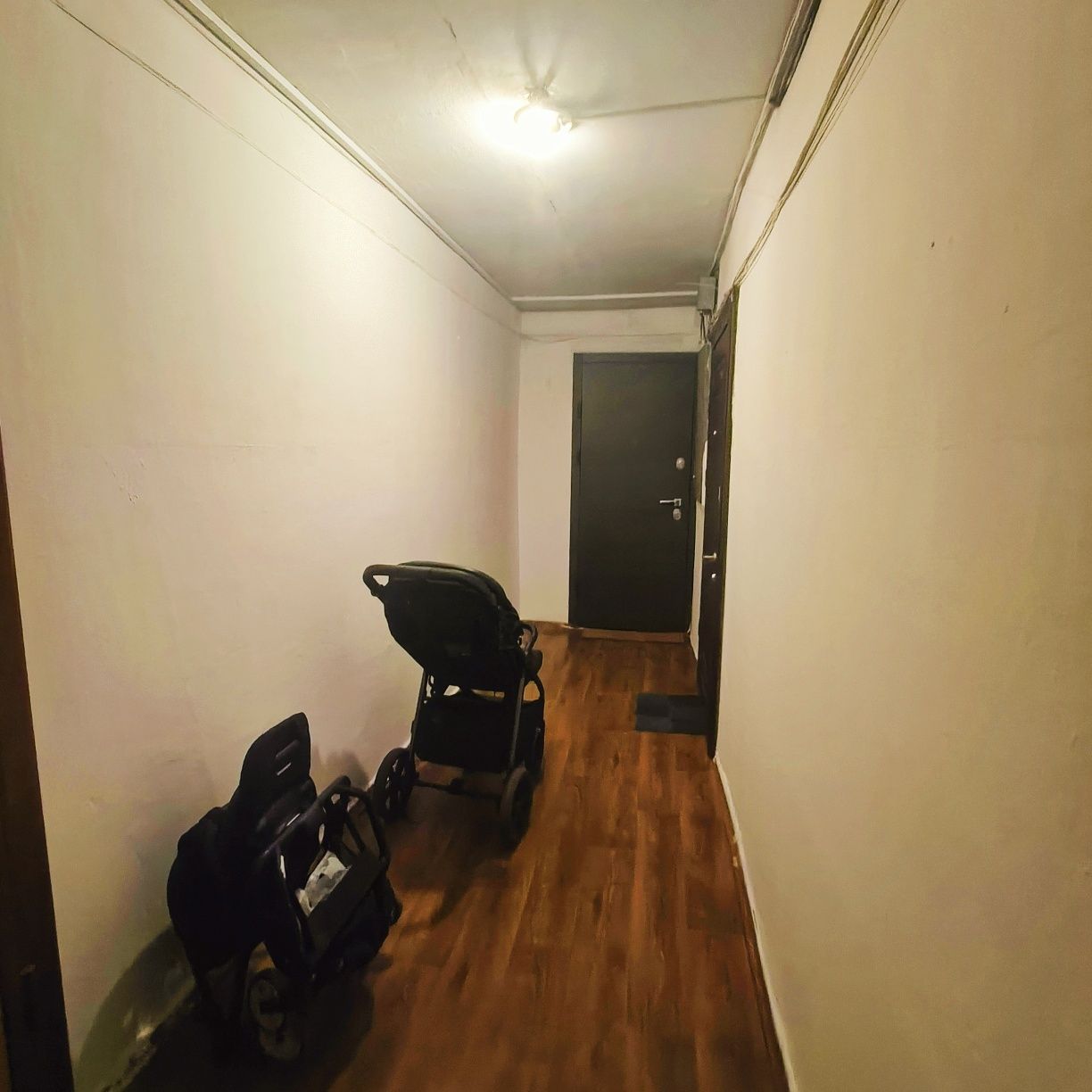 Продаётся 2 комнатная квартира с ремонтом низ Кирова