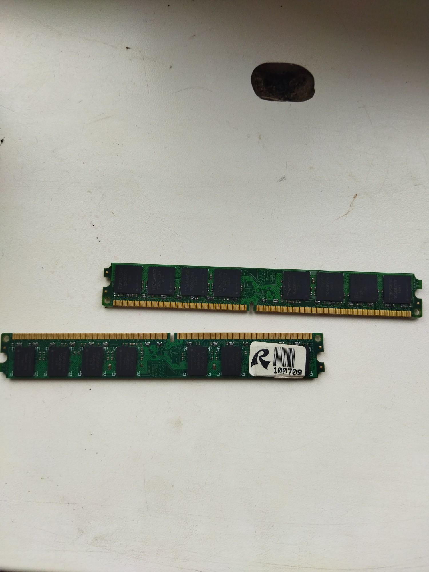 Продам оперативную память 4 гб DDR2 DIMM по две планки 2gb DDR 800 DIM