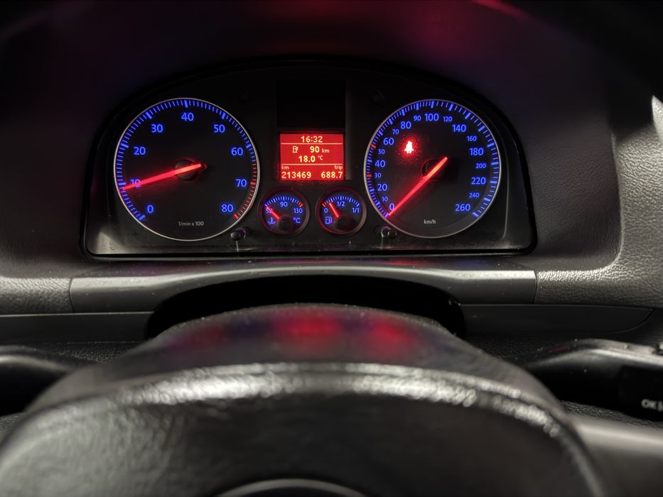 Volkswagen Touran 1.6МРi 8V 5МКПП 2006 р.в. (102 к.с.)