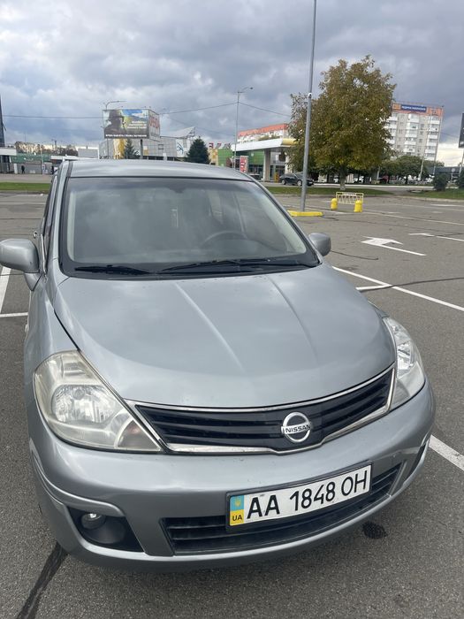Автомобіль Nissan Tiida 2011року, автомат 1,6 АТ