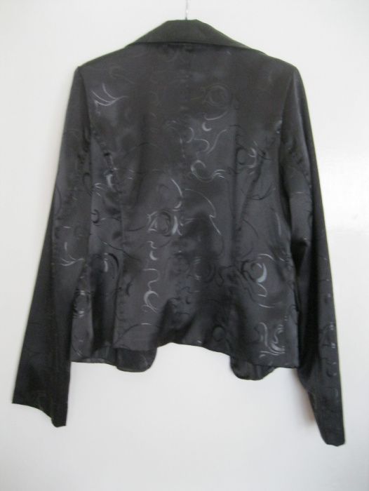 Летний стрейч-атласный пиджак на подкладке