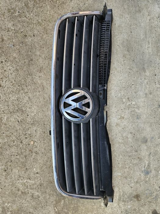 Решітка радіатора Фольксваген Пассат Б5 рестайл Volkswagen Passat B5