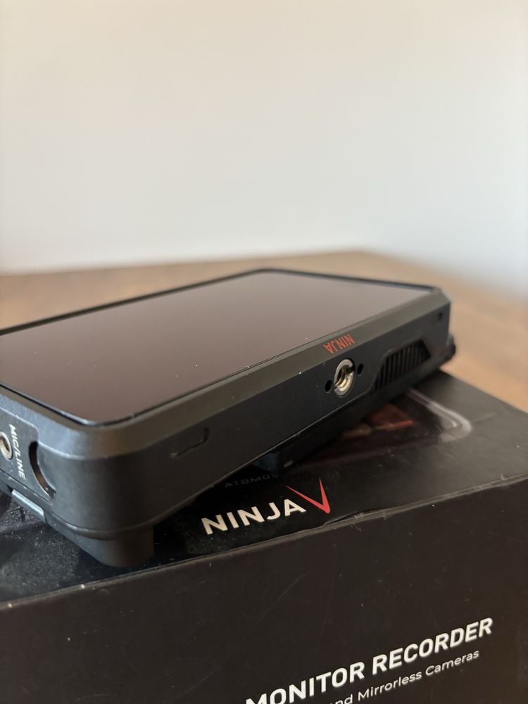 Atomos ninja V + akcesoria