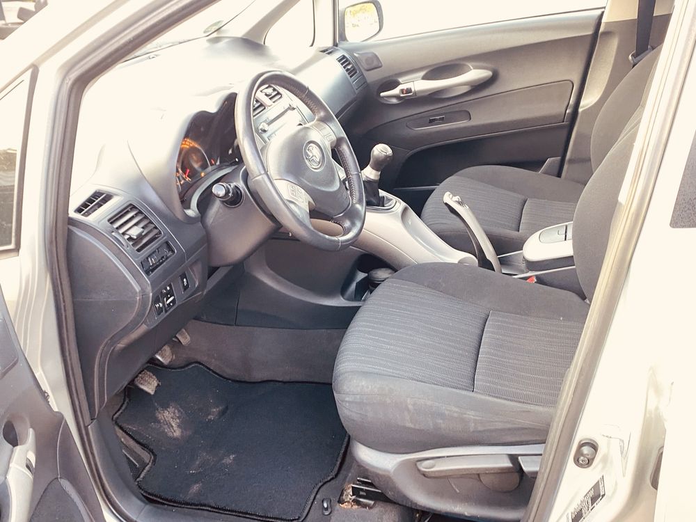 Sprzeda toyote auris rok 2008 poj 1.6 przeb 169 tyz zadbany
