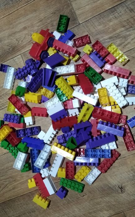 Продам конструктор LEGO.