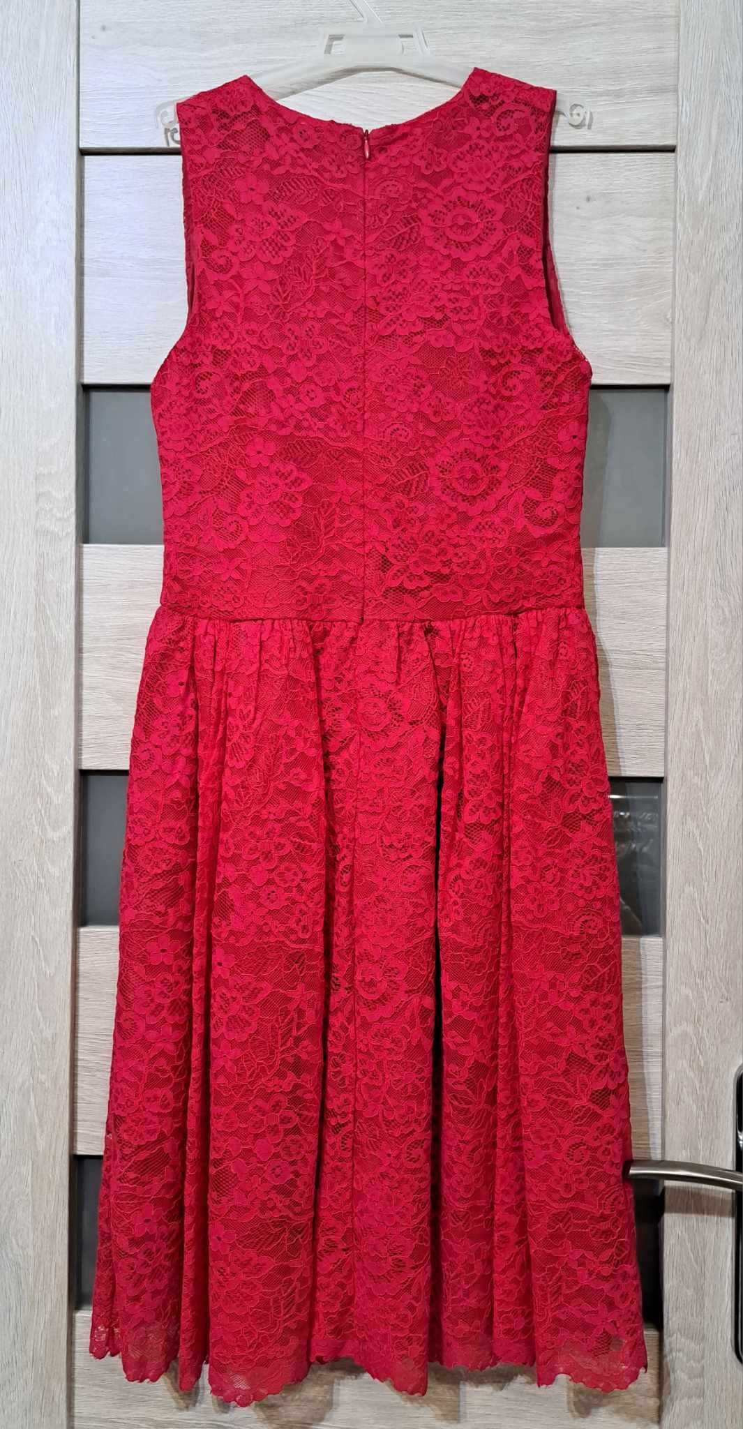 Sukienka czerwona 158 cm koronka