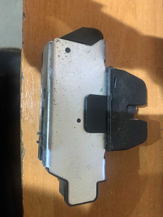 Замок задньої ляди кляпи Peugeot 3008/5008